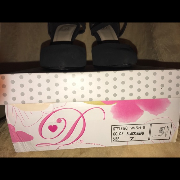 My Delicious Shoes black suede heels Never Used - Picture 6 of 8